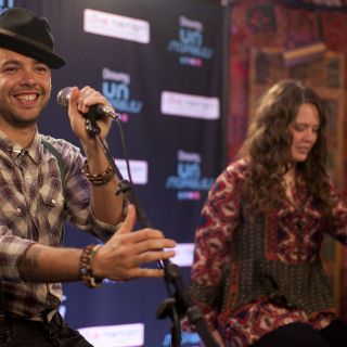 El perrito ha decidido seguir dejando más huella: Jesse y Joy