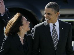 Barack Obama con la procuradora general de California, Kamala Harris. AP /