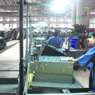 Diputados impulsan a la industria manufacturera