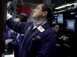 El selectivo S&P 500 baja 0.43 por ciento. ARCHIVO /
