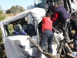 El accidente ocurre alrededor del mediodía y la caída provoca lesiones en todos los tripulantes. ARCHIVO /