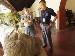 Presentaron las piezas hoy en el parque arqueológico Casa Blanca, también en Chalchuapa. EFE /
