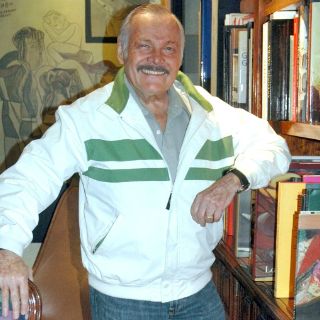 Estabilizan cuadro infeccioso a José Luis Cuevas