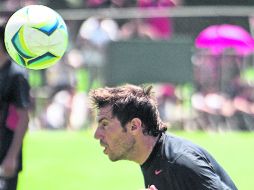 Cabezazo. Leandro Cufré, capitán de los Zorros, durante la práctica de ayer. EL INFORMADOR /