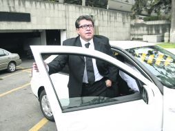 El diputado Ricardo Monreal, arribó a San Lázaro sin escolta, aunque no descartó aceptar la seguridad que le ofreció la PGR. EFE /