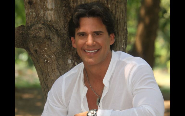 A través de comentarios en la red social, el actor agradece las muestras de cariño de su público. ARCHIVO /