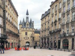 PATRIMONIO DE LA HUMANIDAD. El casco antiguo de Burdeos combina elementos de diversos siglos con armonía. ESPECIAL /