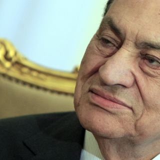 Fiscalía egipcia ordena prisión preventiva de Mubarak