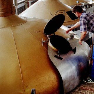 Siete trabajadores mueren intoxicados en una cervecería