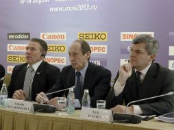 Autoridades deportivas ofrecen rueda de prensa para informar sobre su decisión. AFP /