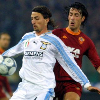 Aficionados de Roma resultan apuñalados previo al derbi