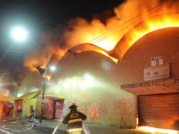 El 27 de febrero, la nave mayor del mercado se incendió afectando más de 23 mil metros cuadrados. ARCHIVO /