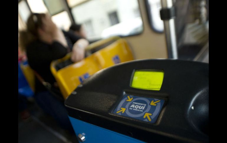 La integración tarifaria tecnológica es un aspecto que garantiza que usuarios del transporte público paguen menos, expuso el CEJ. ARCHIVO /