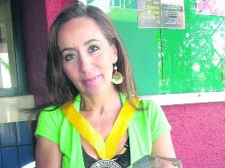 Orgullosa. Beatriz Camiade muestra su colección de tesoros: las medallas y trofeos que ha ganado en los últimos años. EL INFORMADOR /