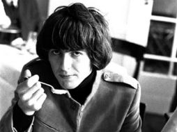 George Harrison escribió canciones populares de Los Beatles como ''Something'', ''Here comes the Sun'', entre otras. ARCHIVO /