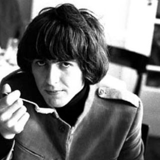 Evocan a George Harrison en documental