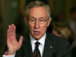 Reid aludió al suicidio de su padre para instar al Congreso a que apruebe la ley. AFP /