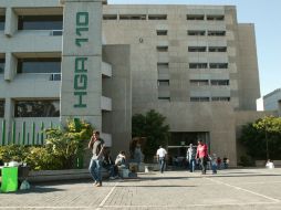 Por el choque, el bebé salió proyectado del auto, por lo que fue llevado a la Clínica 110 del IMSS, donde falleció. ARCHIVO /