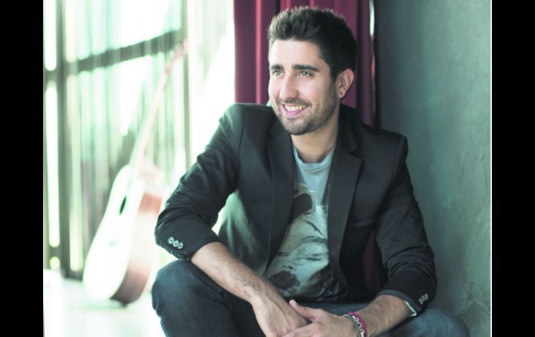 Completo. Alex asegura que este disco refleja mucho del momento personal que vive como padre y cabeza de familia. AP /