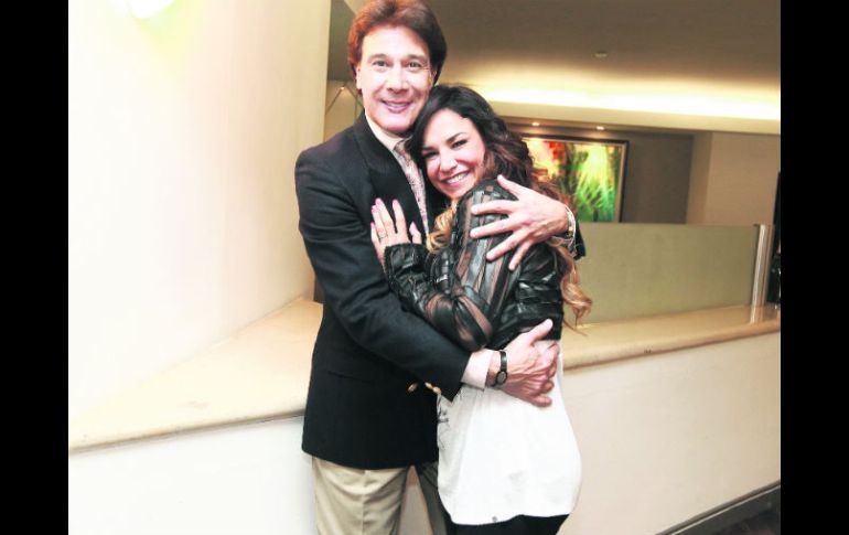 Equipo. Fernando Allende y Lis Vega forman parte del grupo de actores de este ''show''. EL INFORMADOR /