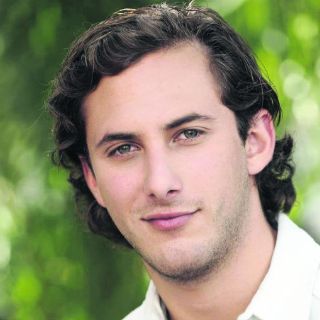 Sebastián Zurita rompe el molde de galán