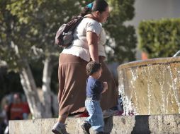 En el análisis ''Comer hasta la muerte'', la revista expone que a los mexicanos no les importa que les llamen ''gorda'' o ''gordo''. ARCHIVO /