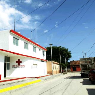 Atacan a balazos a dos sujetos en Cihuatlán; uno murió