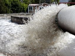 A escala nacional, mil 760 sanean el total o una parte de las aguas que producen los residentes. ARCHIVO /