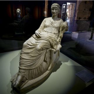 Evocan con muestra a Constantino ''El Grande''