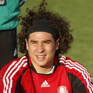 Memo Ochoa está comprometido a salvar al Ajaccio