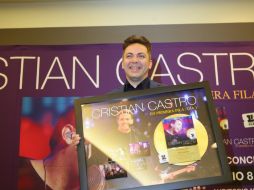 Cristian Castro logra convertir su nuevo material en Disco de Oro en su semana de lanzamiento. EFE /