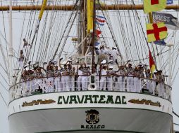 El Buque-escuela ''Cuauhtémoc'' zarpa del puerto de Veracruz. NTX /