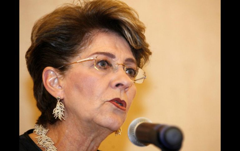 Mercedes Juan López asegura que trabajan para que el seguro popular llegue verdaderamente a la población que lo necesita. ARCHIVO /