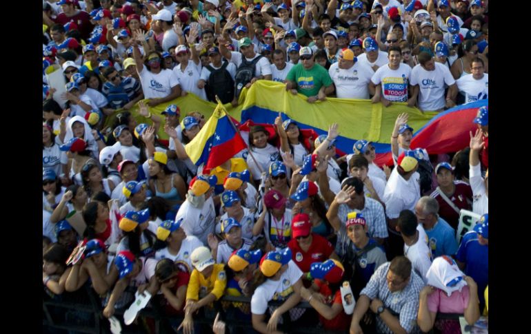 Casi 19 millones de venezolanos están llamados a las elecciones de este domingo para elegir al sucesor de Chávez. ARCHIVO /