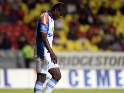 Wilberto Cosme sale derrotado del estadio Morelos y la situación del Querétaro es crítica. MEXSPORT /