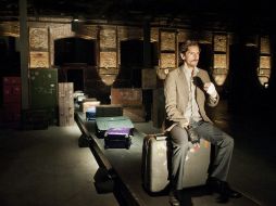 Juan Diego Botto integró en un libro cinco historias de desarraigo, donde el recuerdo y la lejanía están presentes. EFE /