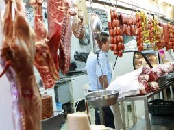 Desde hace semanas, no se puede conseguir en los supermercados carne de pollo ni carne de bovino. ARCHIVO /