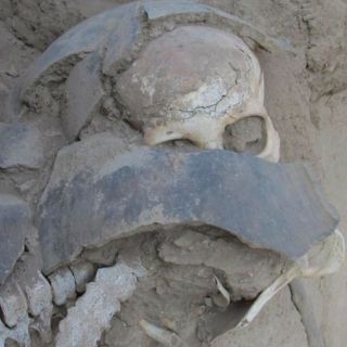 Antropólogos investigan sepulcro milenario en el Valle de México