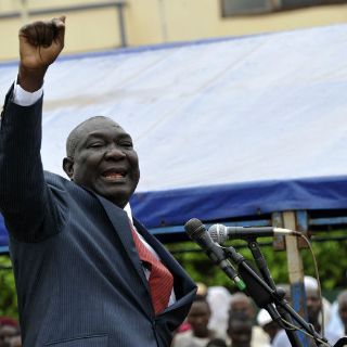 Consejo centroafricano confirma en el poder a Djotodia