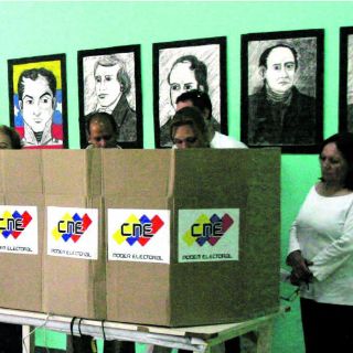 Maduro y Capriles van por la sucesión de Chávez
