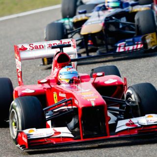 Fernando Alonso arrasa en el GP de China