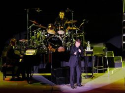 Quisieran muchos alcanzar la edad que Raphael tiene, con el nivel de reconocimiento que ha ganado a pulso. EFE /