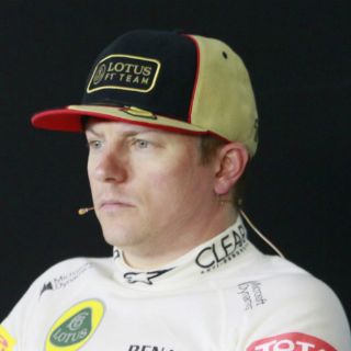 Räikkönen dice que habría sido más rápido sin el toque de Checo