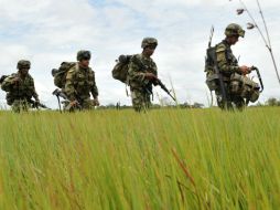 Las Fuerzas Militares de Colombia aseguran que apoyan el proceso de paz, pero no creen en las FARC debido a comportamientos pasados. ARCHIVO /