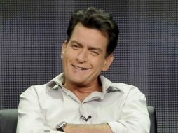 Charlie Sheen compartió escenas con Lohan en la serie televisiva ''Anger Management''. ARCHIVO /
