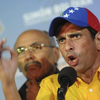 Maduro obtiene una ajustada victoria que Capriles no reconoce