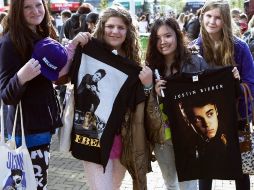 ''Believers'' de Arnhem, esperan el concierto de Justin Bieber, guardando mucha distancia con la referencia histórica de Anna Frank. AFP /