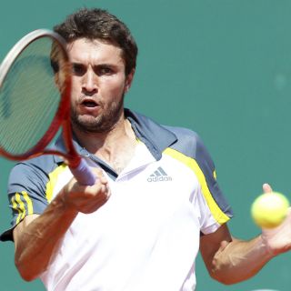 Bautista sorprende a Simon en Montecarlo