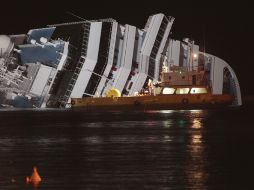 El ayuntamiento de la isla del Giglio, en cuyas aguas naufragó el 13 de enero de 2012 el Costa Concordia quiere una indemización. ARCHIVO /