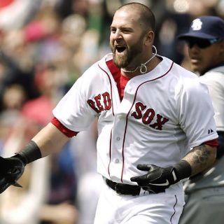 Napoli da triunfo a los Medias Rojas